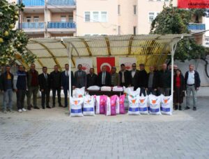 Bozüyük’te çiftçilere yem bitkisi tohumu dağıtıldı