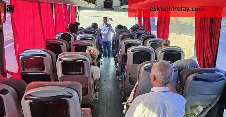 Şehirlerarası otobüslere yolcu olarak binen jandarma sürücüleri denetledi