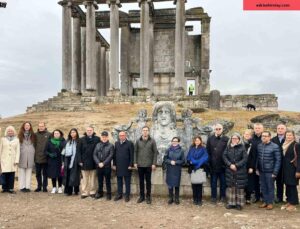 AB büyükelçileri, Çavdarhisar Aizanoi Antik Kenti’ni gezdi