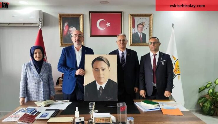 AK Parti Kütahya İl Başkanı Önsay’a anlamlı hediye