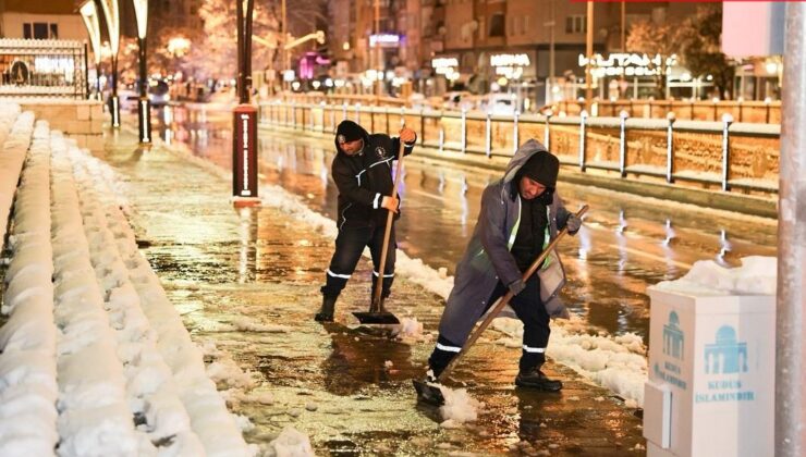 Kütahya Belediyesi’nden karla mücadele seferberliği