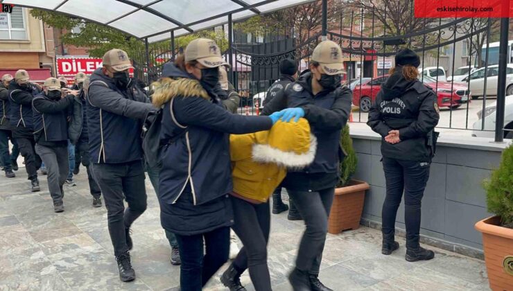 PKK/KCK silahlı terör örgütünün basın komitesinde bulunan şüpheliler adliyeye sevk edildi