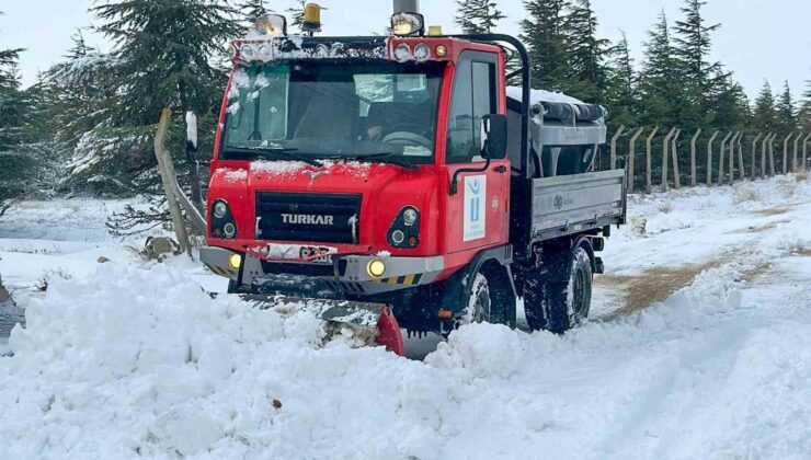 Tepebaşı’nda kar yağışına hızlı müdahale