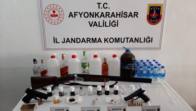 Afyonkarahisar’da litrelerce sahte alkol ve uyuşturucu ele geçirildi