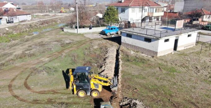 Başkan Hamamcı hayvan su içme oluğunu çiftçilerin hizmetine açtı