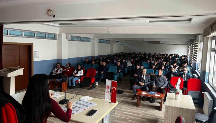 Bozüyük’te lise öğrencilerine girişimcilik eğitimi verildi