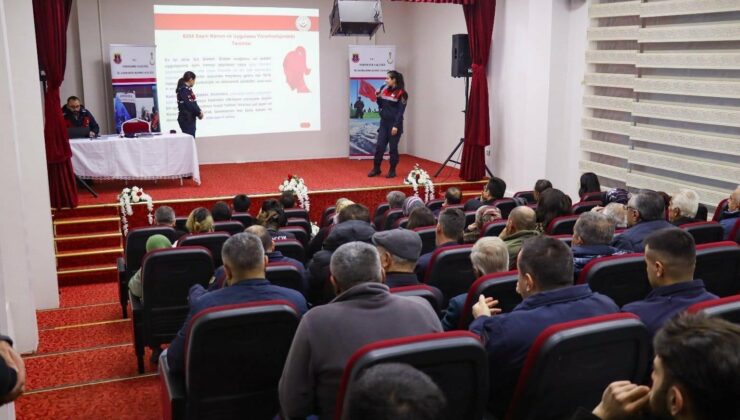 Jandarma ekiplerinden kamu personeli ve muhtarlara seminer