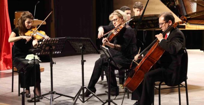 Odunpazarı Belediyesi’nin müzik grubu OPA QUADRO’dan etkileyici performans