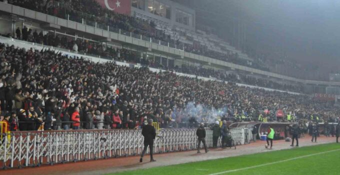 Taraftarıyla rekor kıran Eskişehirspor, liderlik koltuğuna oturdu