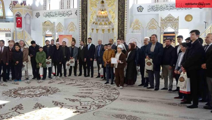 Tavşanlı’da ezanı en güzel okuyanlar ödüllendirildi